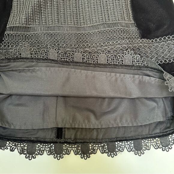Topshop Black Velvet Lace Crochet High Waisted Mini Skirt A line Floral Sz 6 (S) - Picture 3 of 10